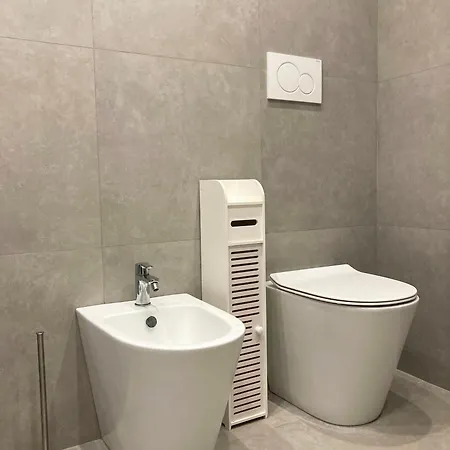 Dimora Lilli E Silvia * קטאניה